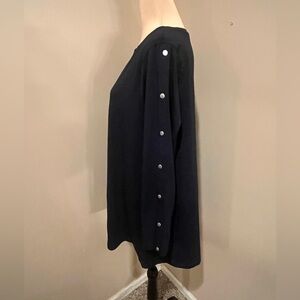 Chico Black Long Sleeve Top with Button Sleeve Accents, size Large (Chico 2)